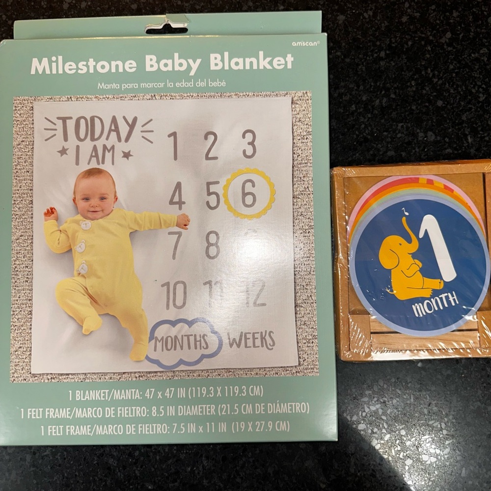 Amscan Milestone Baby Blanket Set with Milestone Cards  - Gray and White